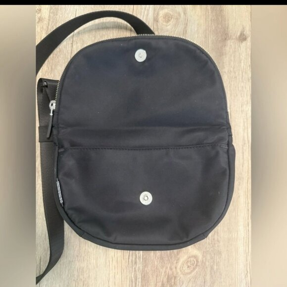 Lululemon All Night Festival Bag Micro 2L Black / Silver - Picture 2 of 5